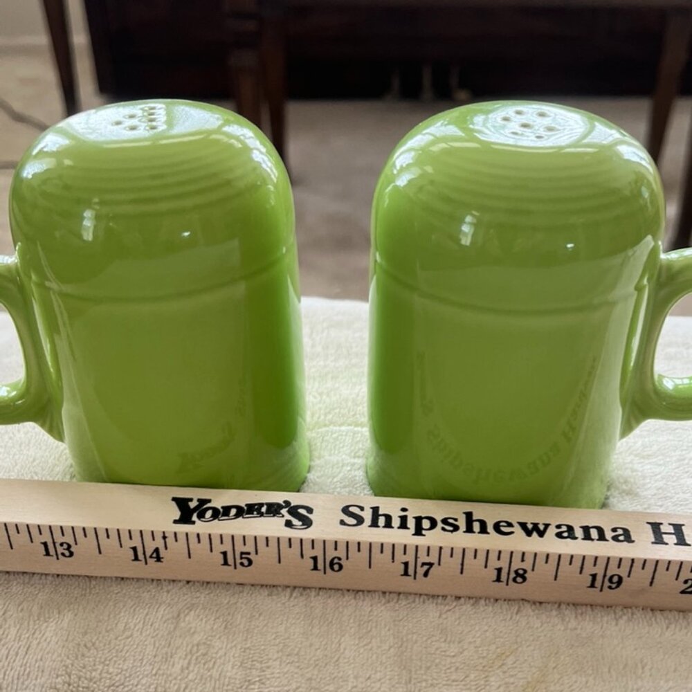 Vintage Fiesta, Fiestaware - Range Top Salt and Pepper, Chartreuse - Post 1986 - Picture 5 of 12